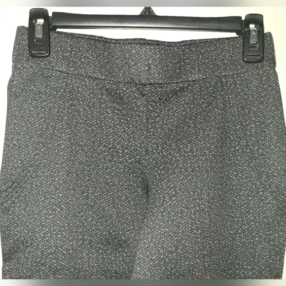 Thalian Black and Gray Herringbone Print Ponte Pant Women's Size 2 - Picture 2 of 7